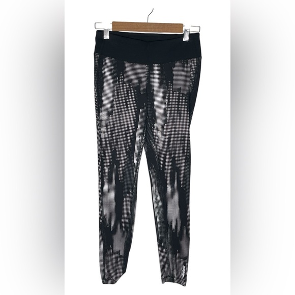 Reebok leggings with a black and gray pattern Small - Picture 1 of 7